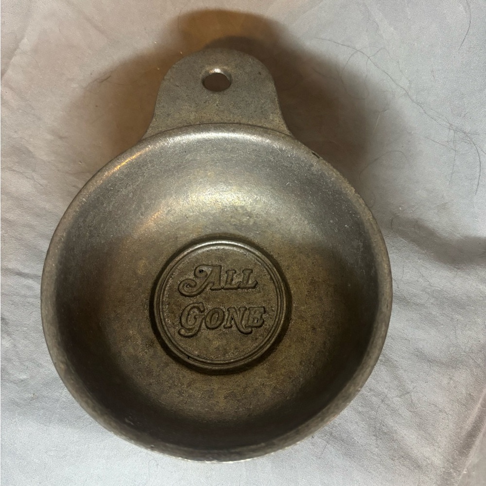 Wilton Armetale ‘All Gone’ Pewter 8oz Porringer Measuring Bowl with Handle